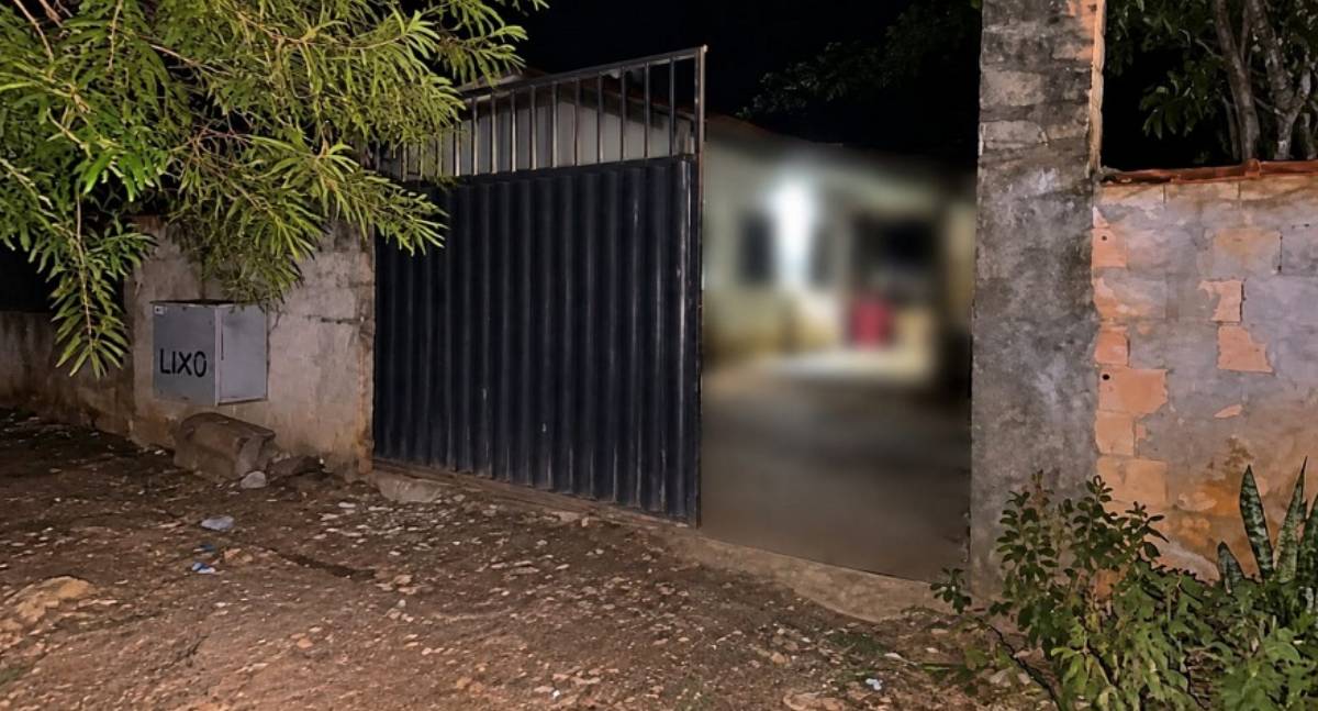 Homem fica ferido após ser atingido por tiros disparados por criminoso por cima de muro em RO