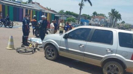 Idosa de 69 anos morre após carro avançar preferencial na capital