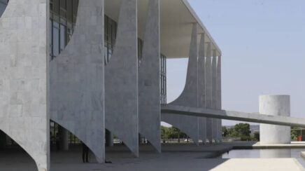 Lula sanciona lei que zera imposto de importação para compras internacionais de até 50 dólares