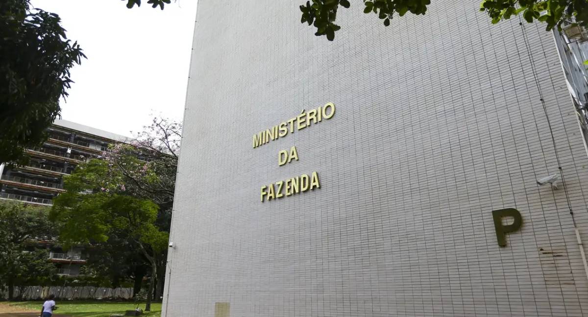 Ministério da Fazenda reduz projeção de crescimento do Produto Interno Bruto para este ano