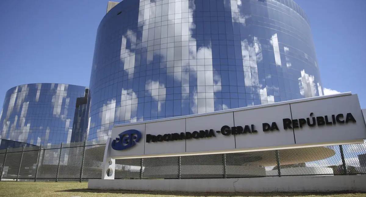 Ministro André Mendonça dá prazo para PGR se manifestar sobre relatório da Polícia Federal envolvendo autoridades