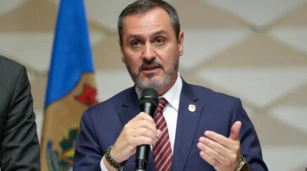 Ministro do STF afasta diretor-geral da Polícia Federal em decisão sobre investigações do caso Master