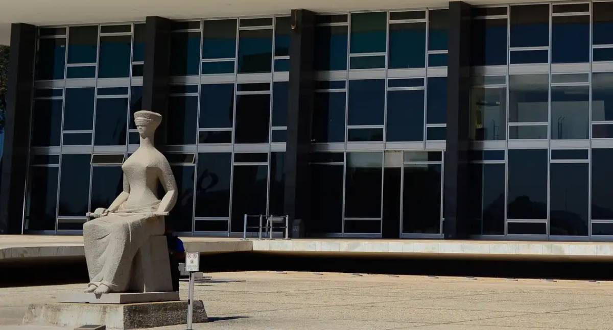 Ministro Flávio Dino levanta sigilo de decisão que autorizou buscas contra deputado Cezinha de Madureira