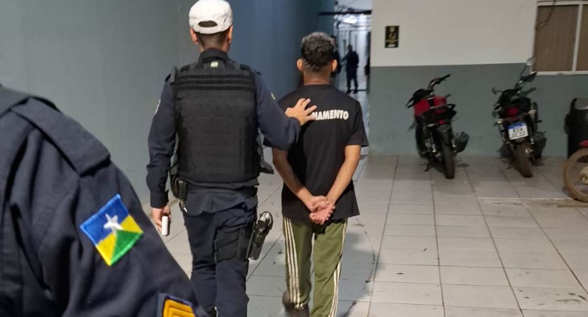 Motoboy é preso em Porto Velho após esconder placa de motocicleta dentro de bolsa de entrega durante fiscalização
