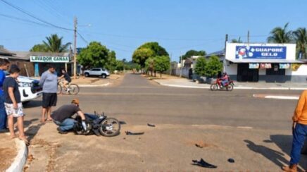 Motociclista fica ferida em acidente na Avenida 16 de Julho em RO