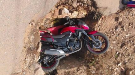 Motociclista fica ferido após cair em bueiro no bairro Eldorado