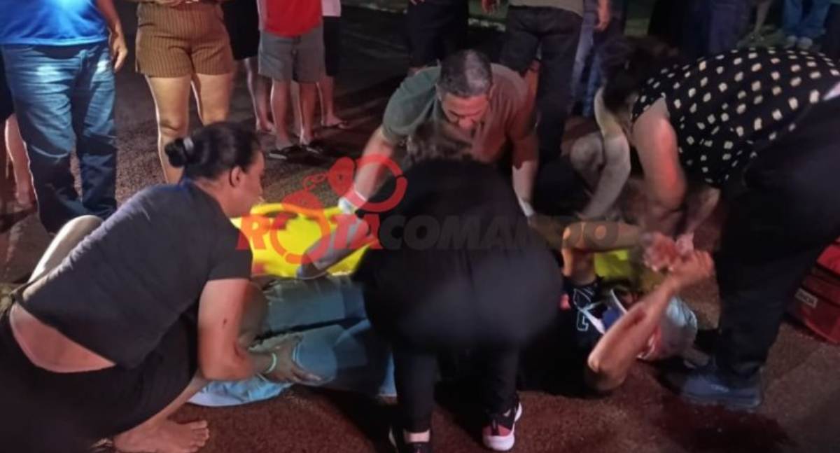 Motociclista fica ferido após colisão com caminhonete que atinge poste em cruzamento de RO
