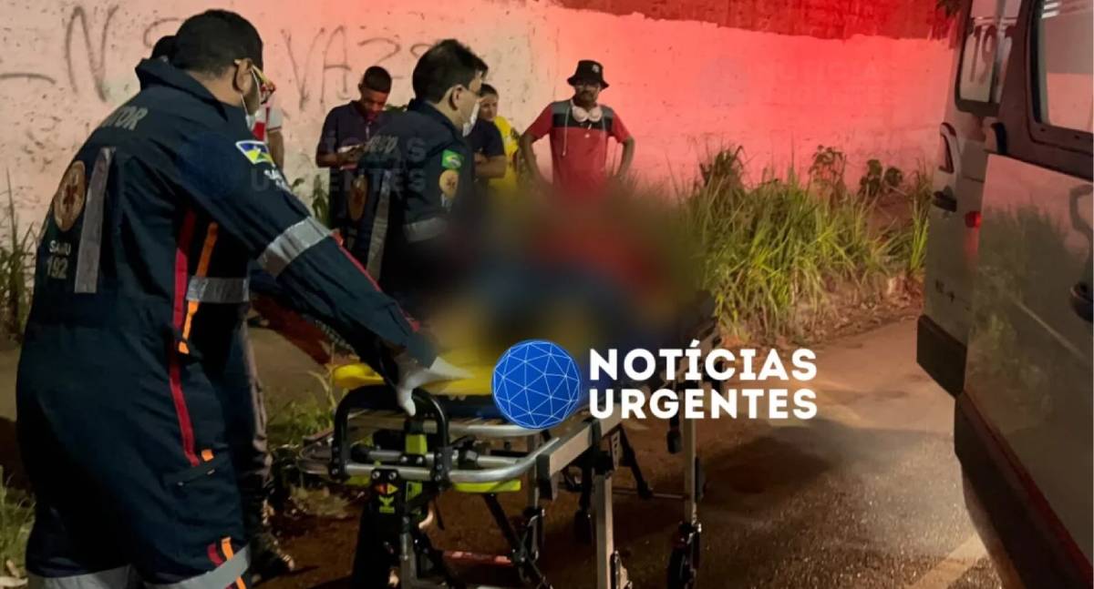 Motociclista fica gravemente ferido após colidir com caçamba estacionada em Porto Velho