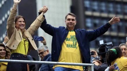 Plano de governo de Flávio Bolsonaro propõe enxugamento do Estado e redução da idade penal