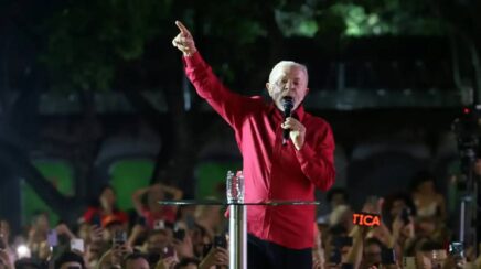 Plano de reeleição de Lula propõe ampliação do salário mínimo e criação de ministério de segurança
