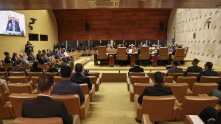 Plenário do STF retoma sessão e vai decidir se julgará Moraes e Mendonça simultaneamente