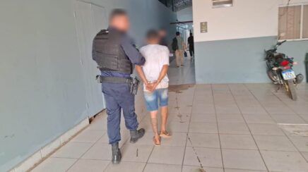 Polícia Militar prende homem com porções de crack em residência abandonada no bairro Cidade Nova