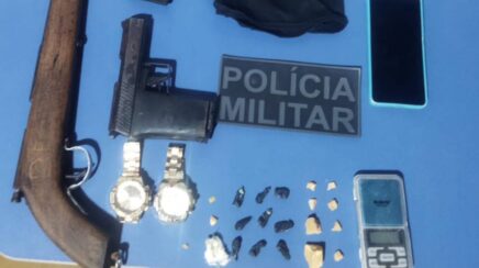Policiais militares prendem trio e apreendem armas e drogas em operação em RO