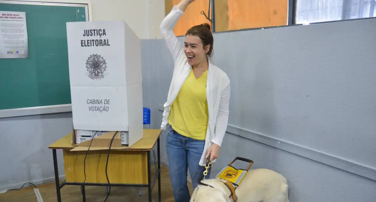 Prazo para solicitar transporte eleitoral gratuito para pessoas com deficiência termina nesta segunda-feira
