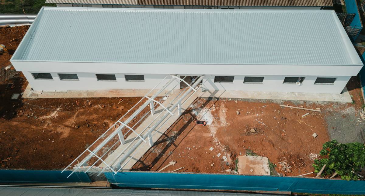 Prefeitura de Jaru avança na ampliação da Escola Menézio de Victo com obras em fase de acabamento