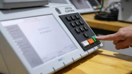 Presidente do Tribunal Superior Eleitoral determina remoção de postagens com desinformação sobre urnas eletrônicas