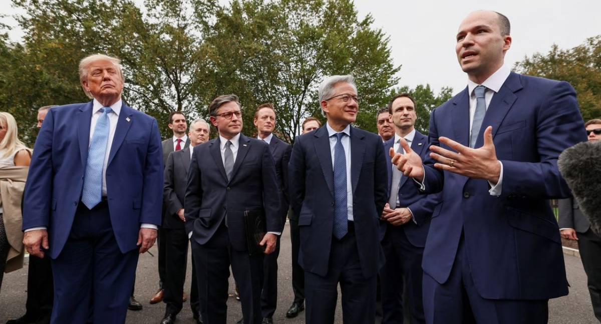 Presidente dos Estados Unidos firma acordo com gigantes da inteligência artificial para autorregulação