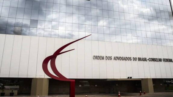 Presidente em exercício sanciona lei que amplia diretoria e altera cargos no Conselho Federal da OAB