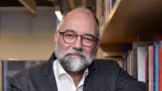 Relatório da OCDE aponta que nove por cento dos professores no Brasil não têm qualificação completa