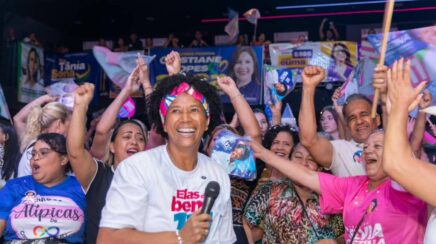 Rumo ao Senado: Sílvia Cristina reúne milhares de mulheres na capital