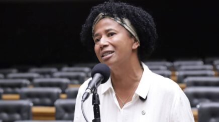 Sílvia Cristina assinou a CPMI do banco Master e cobra presidente do Senado