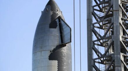 SpaceX tenta primeiro voo da Starship em órbita terrestre com carga operacional de satélites