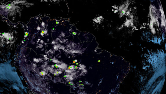 Rondônia tem nebulosidade variável, pancadas de chuva e sinais de atividade elétrica, aponta GOES-19