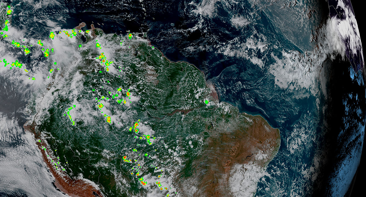 GOES-19 mostra atmosfera carregada sobre Rondônia, com possibilidade de chuvas localizadas e fortes
