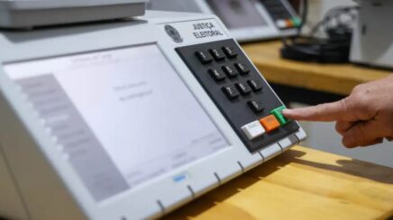 Tribunal Superior Eleitoral aprova registro de seis chapas e avalia candidaturas para a Presidência da República