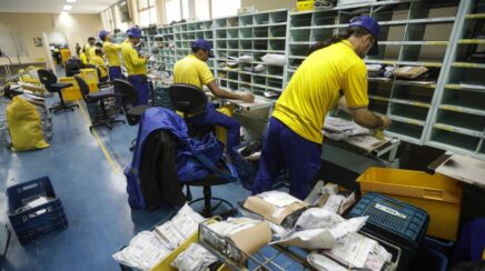TST determina manutenção de 80% do efetivo dos Correios durante greve nacional da categoria