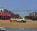 Vídeo registra forte colisão entre automóveis em cruzamento movimentado da zona leste de Porto Velho
