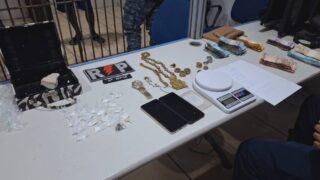 5º BPM fecha ponto de venda de drogas em imóvel abandonado e prende suspeito na Zona Leste de Porto Velho