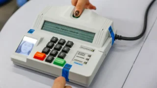 Abstenção nas eleições 2026 chega a 21,08% no 1º turno