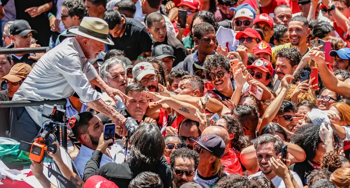 Lula recorrerá à Justiça contra suspensão do canal “Exército do Lula”