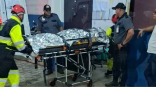 Casal fica ferido após motocicleta atingir cachorro na BR-364, em Porto Velho