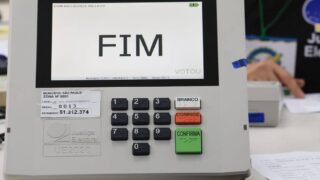 TSE registra 421 urnas substituídas nas primeiras horas de votação