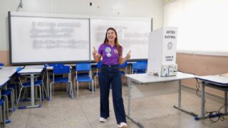 Mariana Carvalho vota com a família em Porto Velho