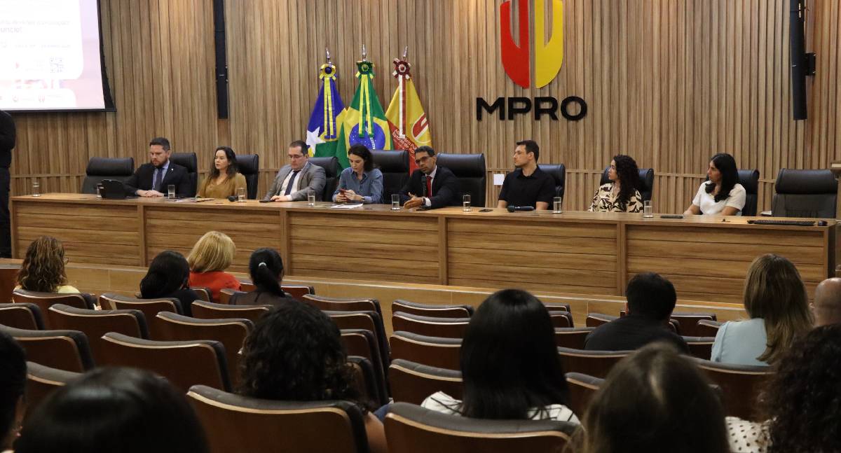 MPRO debate riscos digitais e proteção da infância em Rondônia