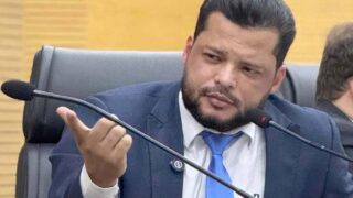 Edevaldo Neves solicita reforma de quadra escolar em Porto Velho