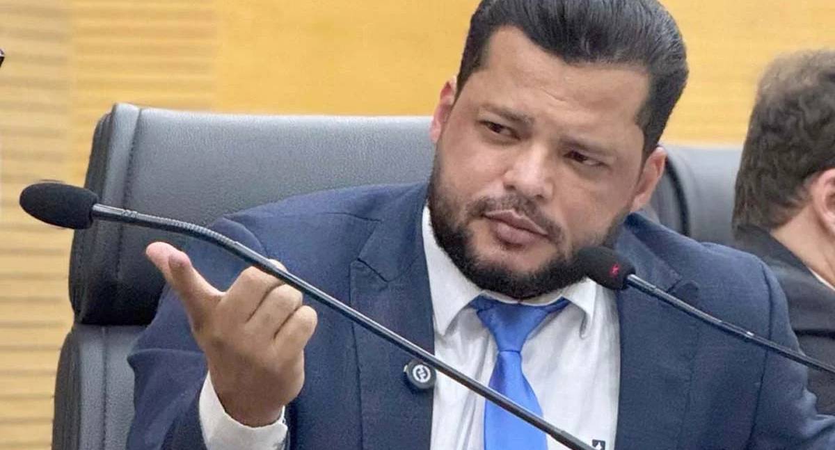 Edevaldo Neves solicita reforma de quadra escolar em Porto Velho