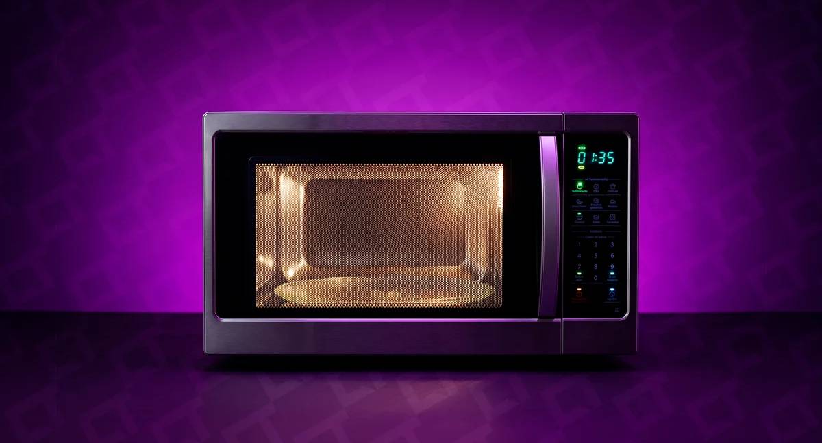 Ligar o micro-ondas vazio pode estragar o aparelho?
