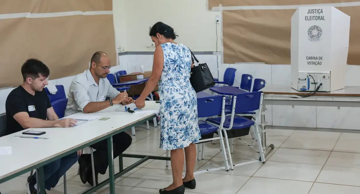 Seis estados e o DF terão segundo turno para governador