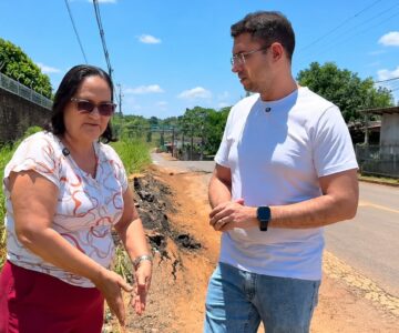 Pedro Geovar cobra melhorias em frente à Escola Padre Zenildo