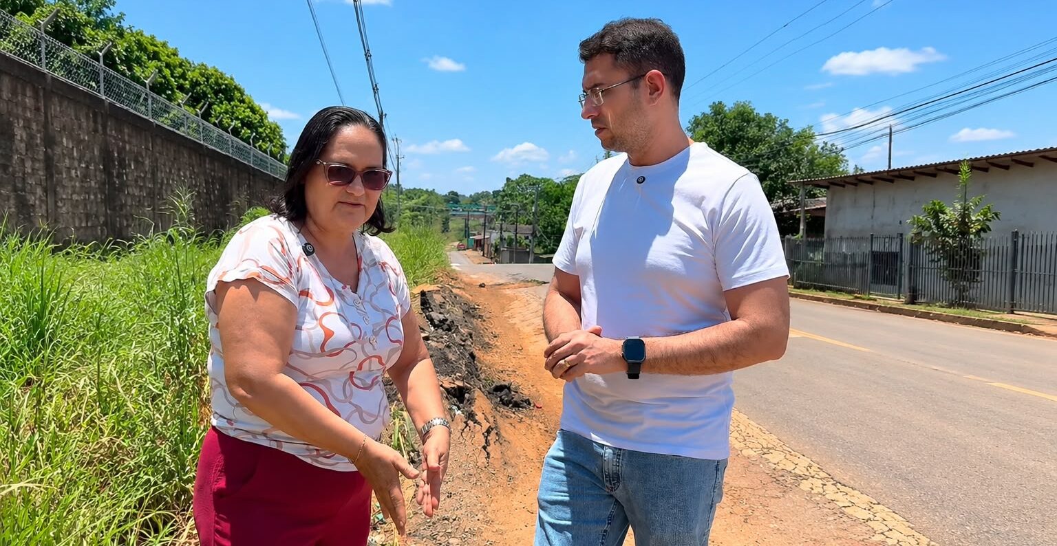 Pedro Geovar cobra melhorias em frente à Escola Padre Zenildo