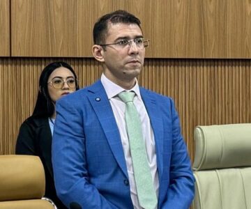 Após fiscalização de Pedro Geovar, Prefeitura limpa córrego no Cidade Nova