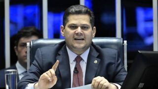 Alcolumbre anuncia calendário no Senado para votação da PEC que encerra escala 6×1