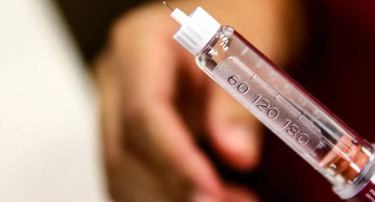 Anvisa proíbe venda de canetas emagrecedoras clandestinas e kits detox sem registro no país