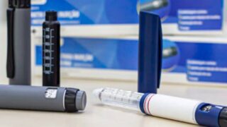 Anvisa proíbe venda de insulina irregular e suspende lotes de antibióticos e peptídeos