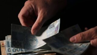 Bancos começam a receber dados para devolução de saldos de apostadores após encerramento de bets