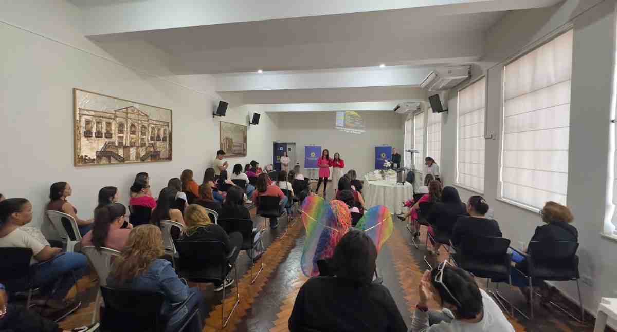 Café com Elas debate prevenção ao câncer de mama